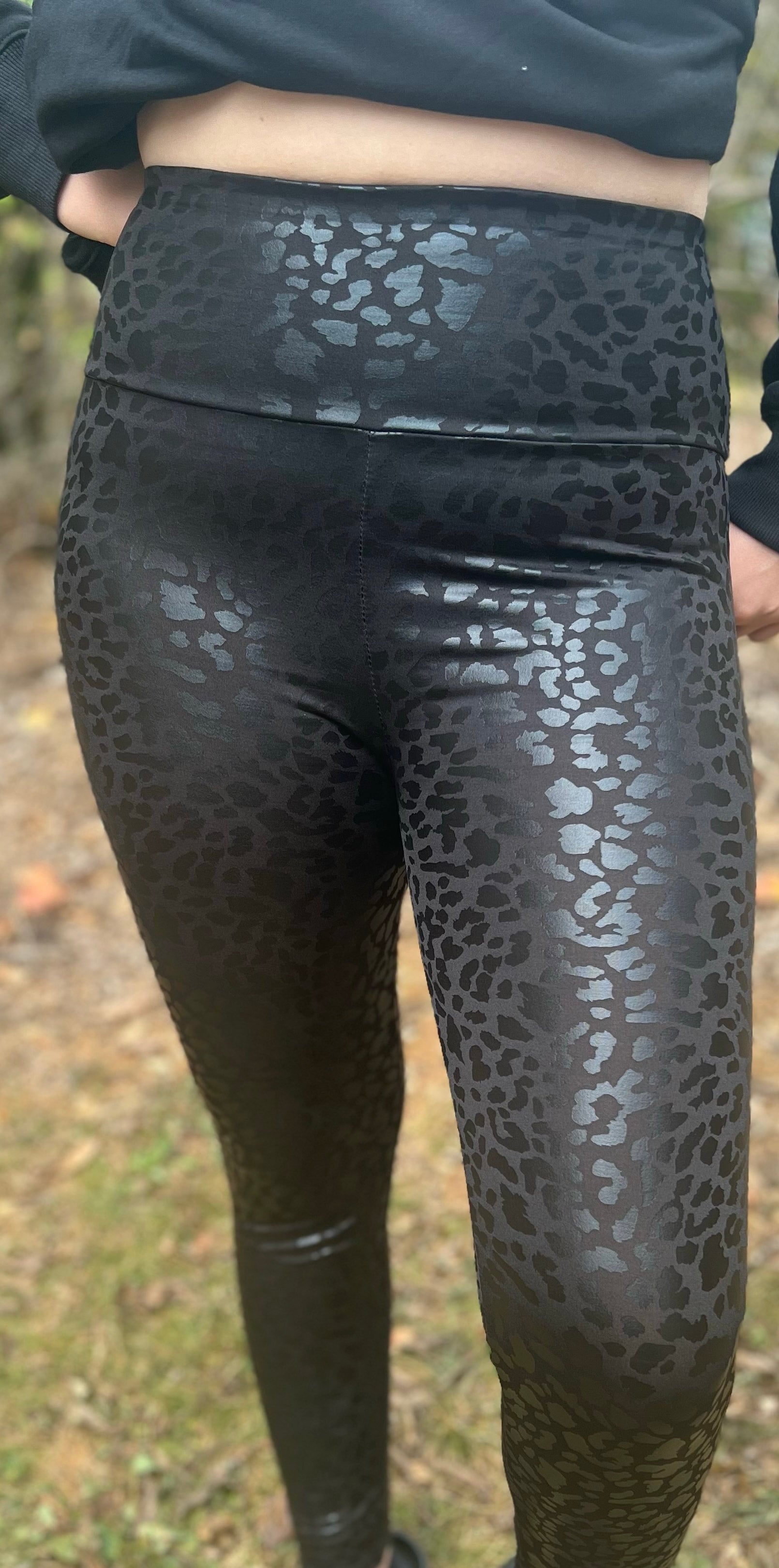 Black Shiny Leopard Textured Leggings –